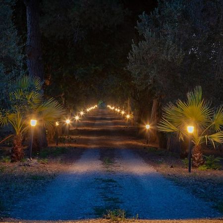 Вилла Masseria Ogliarola Squinzano Экстерьер фото